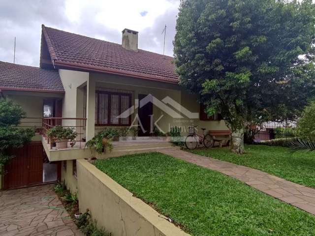 Casa mobiliada, de dois pavimentos, à venda em Nova Petrópolis na Serra Gaúcha!