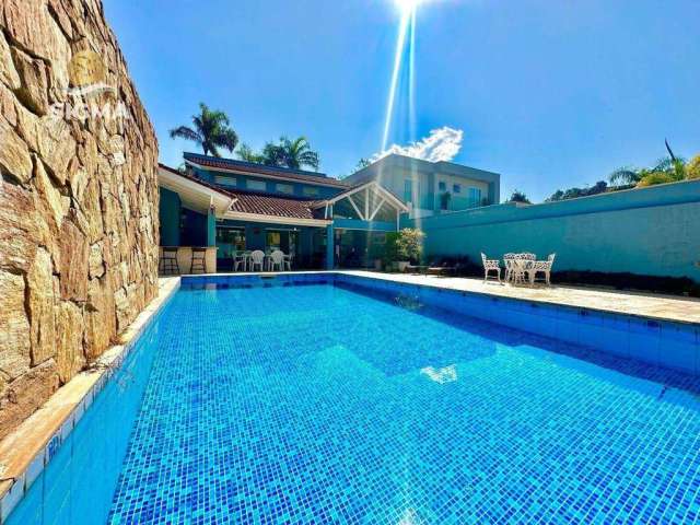 ALTO PADRÃO - Casa à venda com 3 suítes - Piscina e churrasqueira - 3 vagas - Pernambuco II - Guarujá/SP