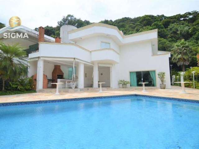 Casa na praia, Condomínio fechado, 7 dormitórios, Piscina, Churrasqueira, Costão do Pernambuco, Guarujá.