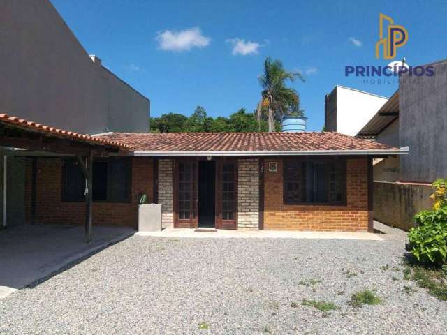 Casa com 3 dormitórios à venda, 129 m² por R$ 560.000,00 - Centro - Navegantes/SC