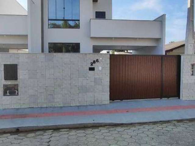 Sobrado com 3 dormitórios à venda, 133 m² por R$ 890.000,00 - Centro - Navegantes/SC