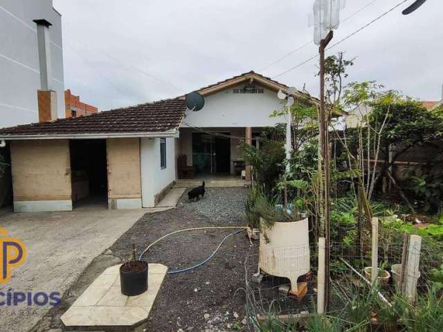 Casa com 3 dormitórios à venda, 167 m² por R$ 630.000 - Gravatá - Navegantes/SC