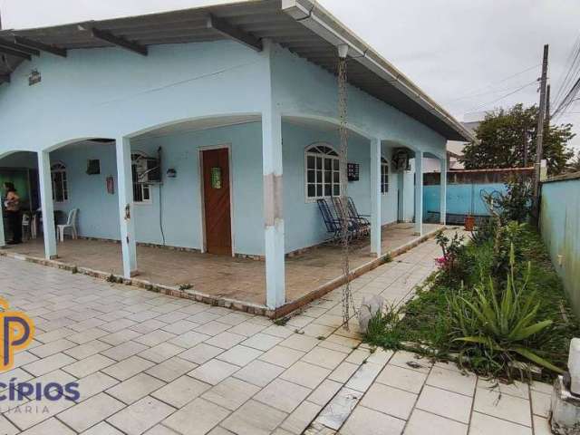 Casa com 4 dormitórios à venda, 156 m² por R$ 600.000,00 - Centro - Navegantes/SC