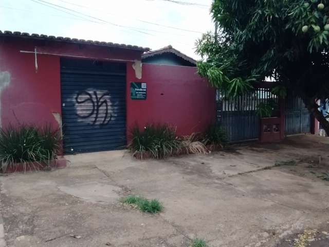 Casa/Terreno na Vila Pai Eterno, Trindade - GO. 