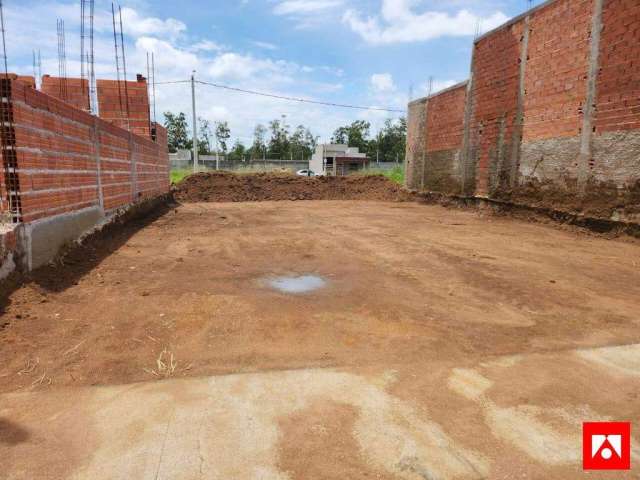 Terreno à venda no Condomínio Vila dos Salgueiros em Americana.