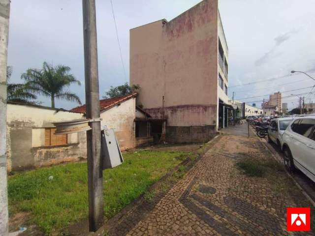 Terreno à Venda no Centro de Santa Bárbara d'Oeste com 357m²