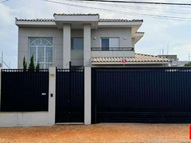 Casa à Venda no Jardim Flamboyant, Santa Bárbara d'Oeste com 3 suítes e piscina.