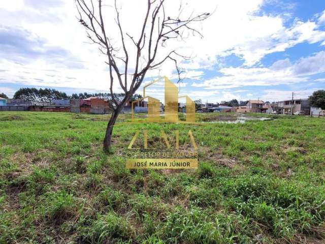 Terreno plano com 8500 m2, em 03 ruas, proximo a escolas e centro esportivo