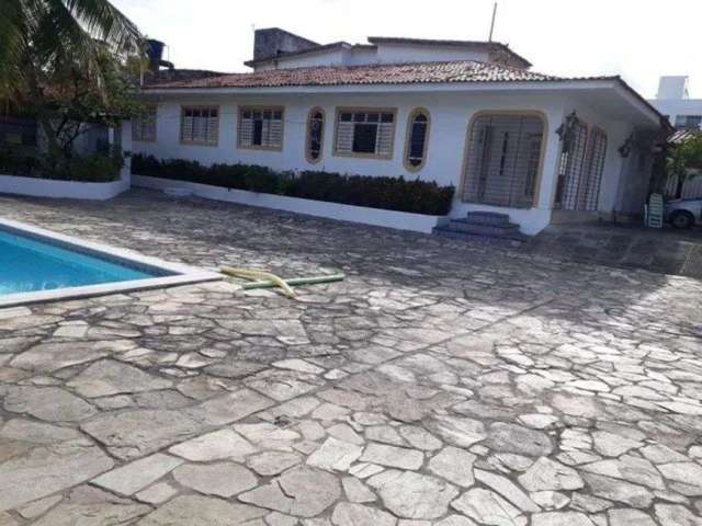 Casa para venda rm Candeias tem 560m² com 6 quartos