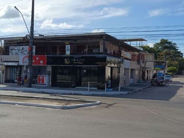 Casa com pontos comerciais de frente ao carrefour