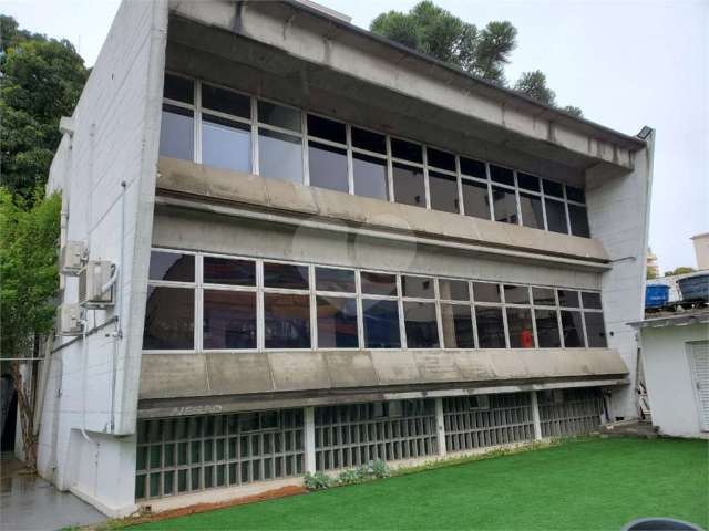 Salas com 9 quartos à venda ou para locação em Nova Piraju - SP