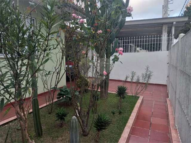 Casa térrea com 3 quartos à venda em Jardim Dom Bosco - SP