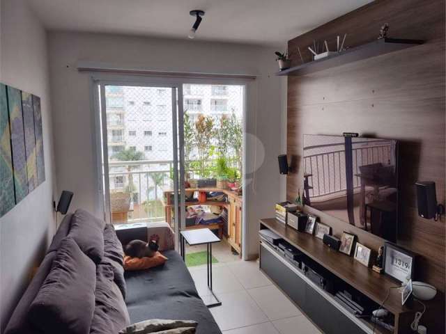 Apartamento com 2 quartos à venda em Vila Isa - SP