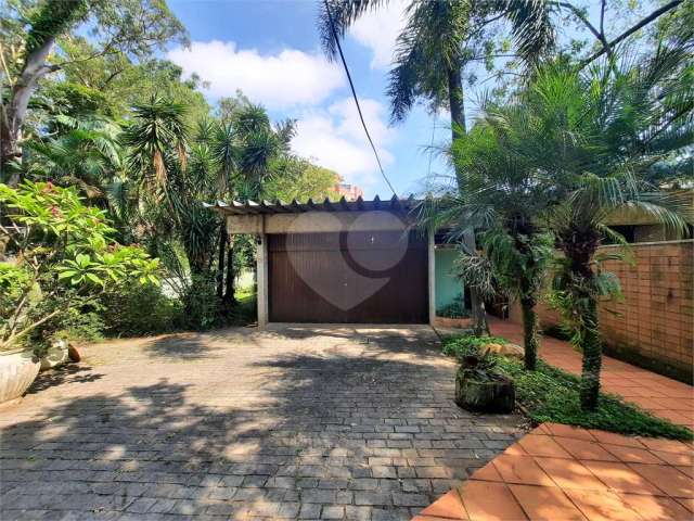 Casa térrea com 3 quartos à venda em Jardim Marajoara - SP