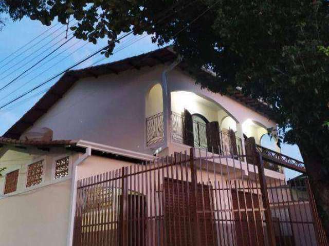 Casa com 3 dormitórios à venda por R$ 800.000,00 - Vila Tesouro - São José dos Campos/SP