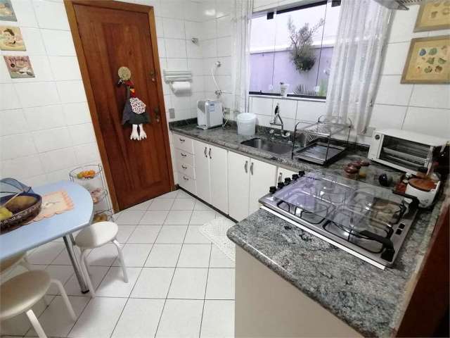 SOBRADO Á VENDA NA CHÁCARA KLABIN 200m2, 3 quartos (1 suíte), 2 garagens