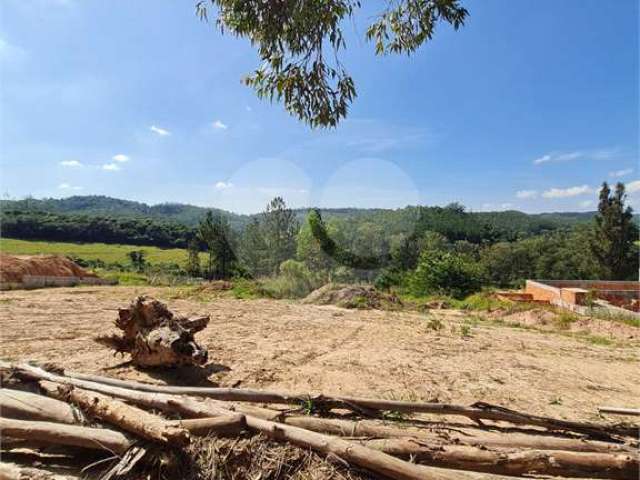 Terreno à venda em Pinheirinho - SP