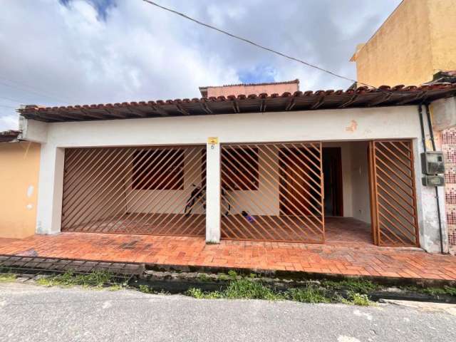 VENDO UMA CASA - CONJ.  PANORAMA  XXI -125 m² de área construída - Bairro Mangueirão