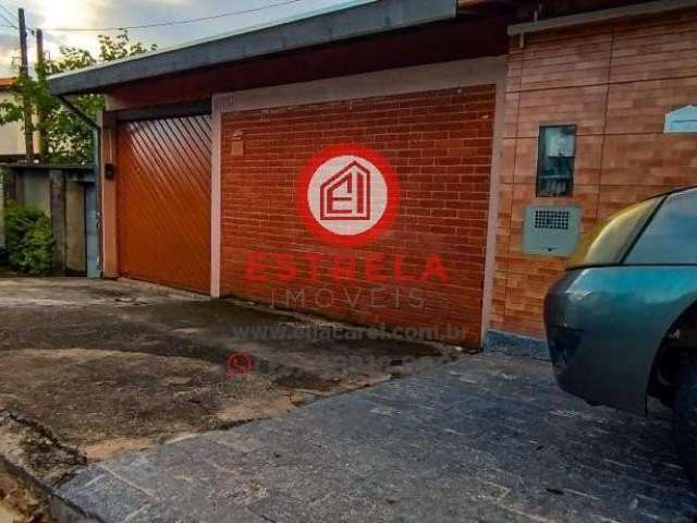 Imperdível casa à venda em Jacareí-SP, Jardim Maria Amelia! 2 quartos, 1 sala, 1 banheiro, 2 vagas, 90m². Venha conferir!