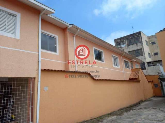 Casa para locação no Centro de Jacareí-SP: 3 quartos, 1 suíte, 1 sala, 2 banheiros, 1 vaga de garagem, 90m².