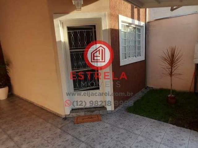 Imperdível! Casa à venda em Jacareí-SP, bairro Jardim Santa Marina. 2 quartos, 1 sala, 1 banheiro, 1 vaga de garagem. 110m².