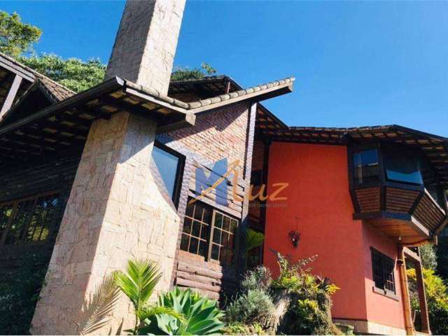 Casa com 3 dormitórios à venda, 210 m² por R$ 1.700.000,00 - Carlos Guinle - Teresópolis/RJ