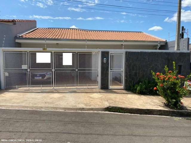 Casa para Venda em Marília, Núcleo Habitacional Nova Marília, 4 dormitórios, 1 suíte, 2 banheiros, 2 vagas