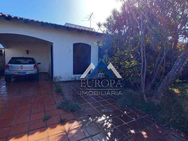 Casa com 3 dormitórios à venda, 226 m² por R$ 670.000,00 - Centro - Rolândia/PR