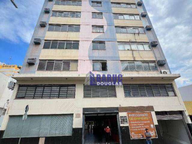 Prédio Comercial Exclusivo no Centro de Cuiabá: 61 Salas, Elevadores, e 18 Vagas. Ao lado de Bradesco e Caixa. Invista no Coração da Cidade.