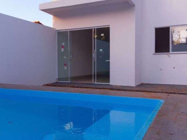 Vende-se casa nova 03 quartos sendo 01 suite, sala de tv, copa, cozinha, Wc social, piscina e churrasqueira, casa com área construída de 91,35m2 .