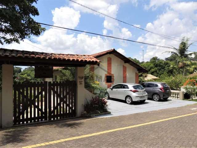 Casa a venda e para locação no Condomínio Santa Fé em Vinhedo/SP.