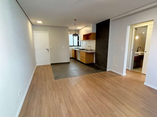 Lindo apartamento com 2 quartos reformado