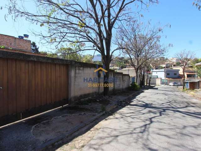 Casa e Kitnet no bairro Serra Dourada