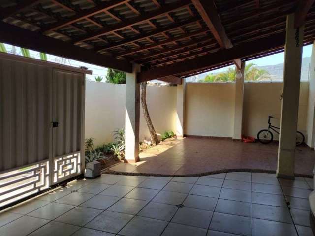 Casa com 2 dormitórios à venda, 300 m² por R$ 1.300.000,00 - Jardim Maristela - Atibaia/SP