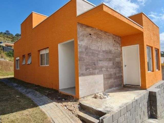 Casa térrea com 3 dormitórios em condomínio - R$600.000,00