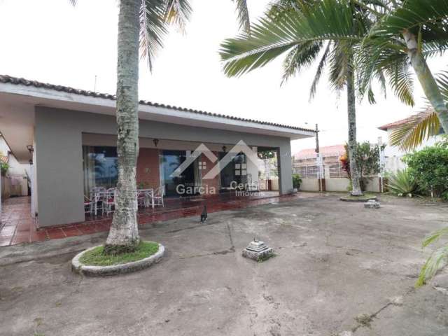 Casa frente ao mar para venda em Peruíbe