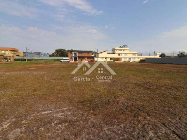 Terreno em condomínio fechado em Peruíbe, com 300m²