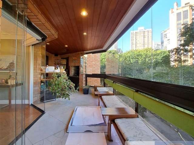 ALTO DE PINHEIROS / ALTO PADRÃO - 177m², 2 SUÍTES, 4 VAGAS + DEPÓSITO  de 8m² + VAGAS P/ VISITANTES, VARANDA GOURMET C/ CHURRASQUEIRA, LINDO APTO - RUA e REGIÃO ARBORIZADA À 3 MINUTOS DA AV. FARIA LIM