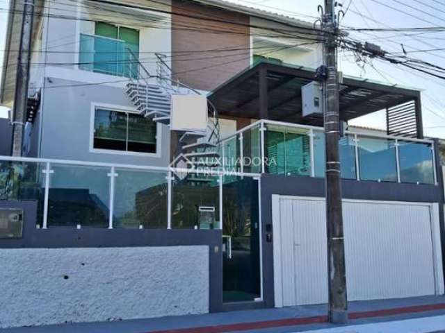 Casa com 4 quartos à venda na Rua Blides Neves Segui, 460, Jardim Atlântico, Florianópolis, 334 m2 por R$ 1.600.000