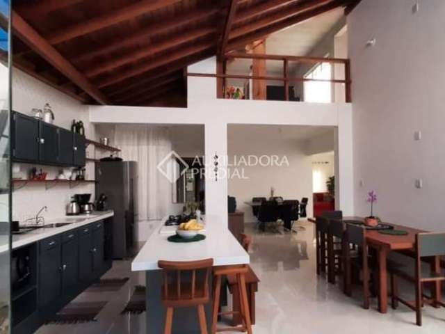 Casa com 4 quartos à venda na Geral de Ibiraquera, s/n, 34134, Ibiraquera, Imbituba, 367 m2 por R$ 1.530.000