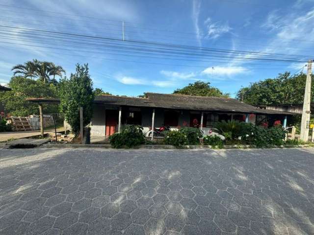 Casa com 4 quartos à venda na Vicente Manoel Machado, 389, Roca Grande, Imbituba, 167 m2 por R$ 300.000