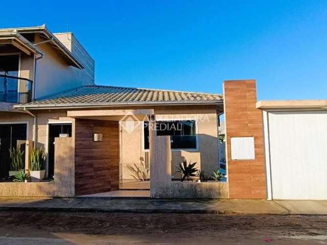 Casa com 3 quartos à venda na Valentin Silva, 123, Povoado de Nova Brasília, Imbituba, 250 m2 por R$ 800.000