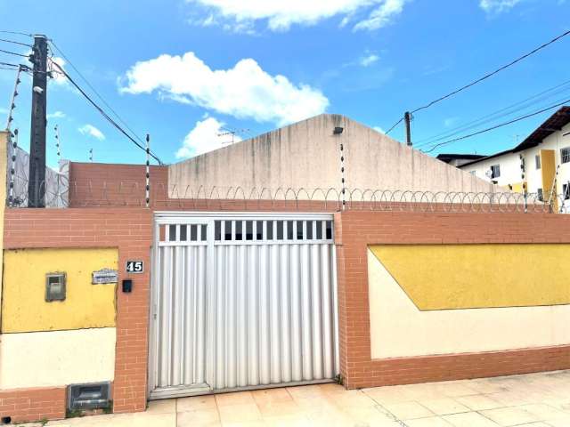 Vendo Casa Rua Excelente Localização na Petra Kelly  - Nova Parnamirim/Parnamirim, RN