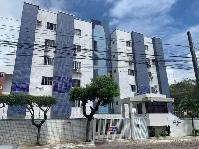 Ótimo apartamento no bairro de  Candelária com 80m²