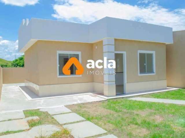 Casa com 2 quartos à venda na Rua Santanesia, Palhada, Nova Iguaçu por R$ 300.000