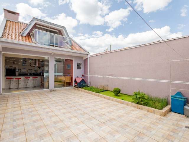 Casa com edicula no Aviação . São José dos Pinhais. Pr