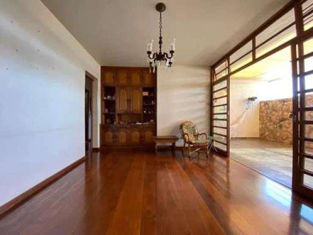 Casa com 4 dormitórios à venda, 237 m² por R$ 1.300.000,00 - Lidice - Uberlândia/MG