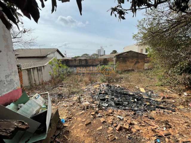 Terreno à venda no bairro Centro - Araguari/MG