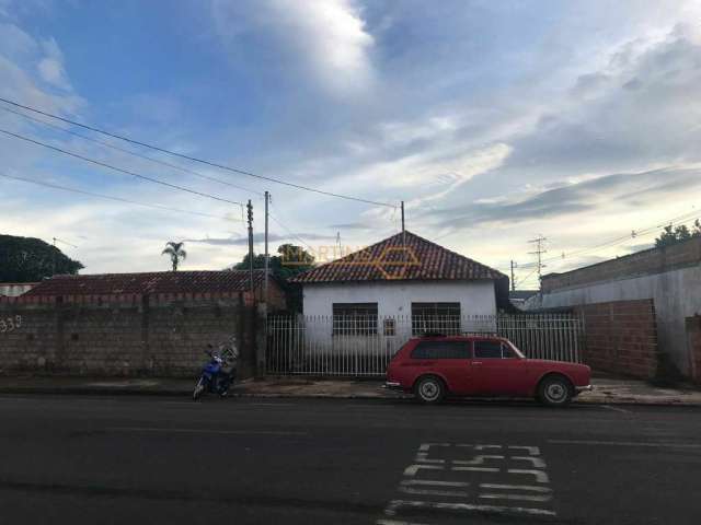 Casa Padrão à venda em Araguari/MG