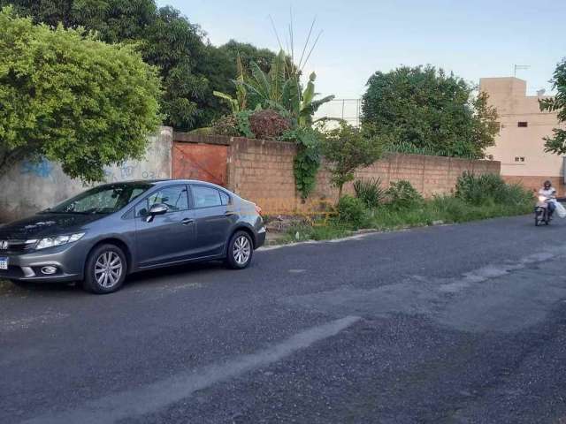 Terreno para Venda, Araguari / MG, bairro Independência, área total 228,22 m²